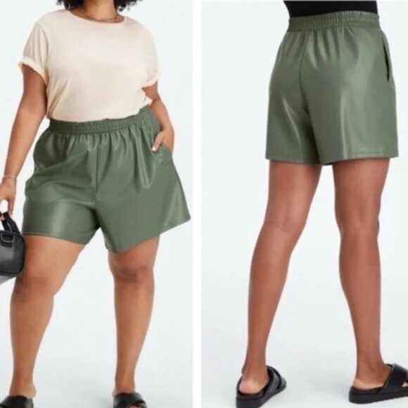 NWT Fabletics Vegan Leather Shorts Green Elastic Pull-On Waist Women's 2X - Picture 1 of 9